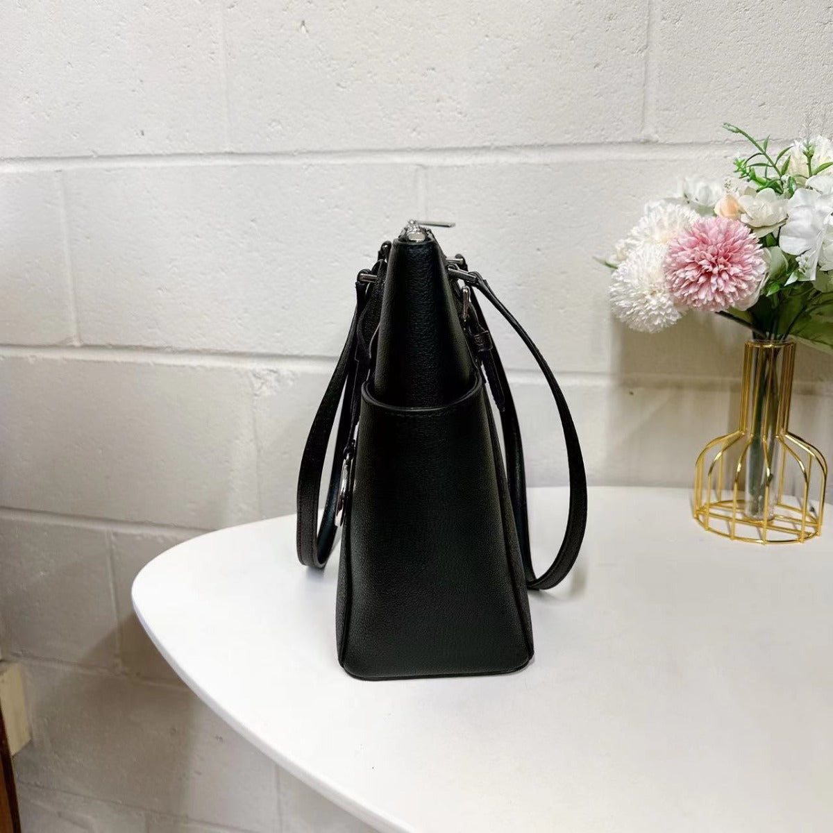 Michael Kors 35TOSCFT3B Charlotte Top Zip Tote MK Signature Shoulder Bag IN Black Michael Kors 35TOSCFT3B Charlotte Top Zip Tote MK Signature Shoulder Bag IN Black